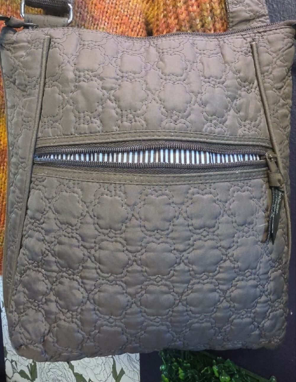 thirty-one Quilted Poppy Floral Crossbody Bag in Taupe